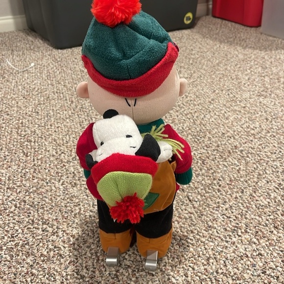 Charlie Brown and Snoopy Skating Figure  (NOT WORKING) - Picture 3 of 3